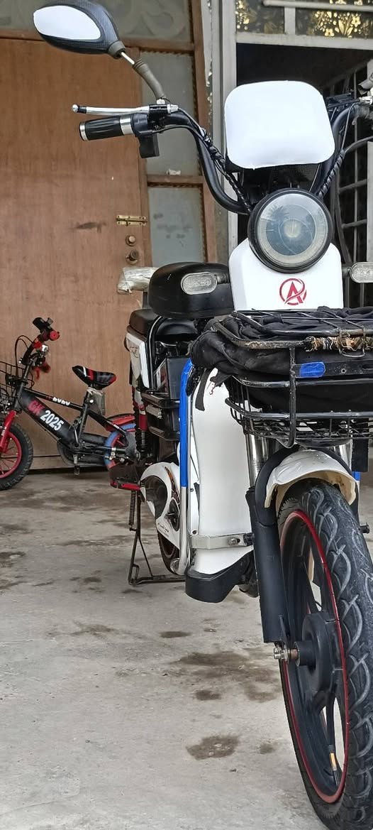 دراجه شحن
مديل 2025
اي نقص مابيها 
بطاريات خير من الله 
نضافه 100/100
ديالى بعقوبه كنعان 
السعر 400بيها مجال 
🤍🤍🤍🤍🤍🤍


**إذا كنت صاحب هذا الإعلان وتريد حذفه لأي سبب، رجاءا أرسل رسالة إلى الدعم الفني**