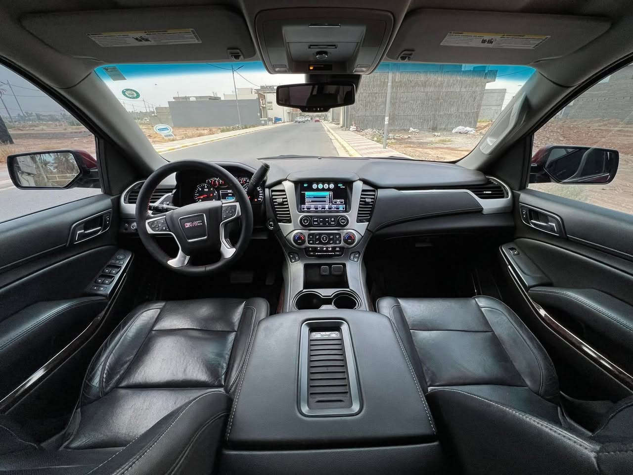 السلام عليكم جمسي يوكن للبيع

الموديل:2017

الفئة:SLT

الموصفات:

لايت زنون 

نقطة عمياء 

تحديد مسار 

كشنات جلد 

خزن ميموري

كشنات كهرباء امامي خلفي 

كامرة خلفيه 

حساسات امامية وخلفية

محرك 8 سلندر 5.3L

كشنات تبريد وتدفئة 

دفع رباعي 4x4

مانع انزلاق 

صندوق كهرباء 

شاشه جبيرة 

ويل20

تبريد 3قطع 

بصمة 4ابواب

تدفئه ستيرن 

دواسات البانزين كهرباء تقدم وترجع 

رقم سليمانيه 

حادثهة نفس ما موضح بلصورة بامريكا فقط هذا الحادث 

السيارة استخدام شخصي 

للاستفسار ***********
