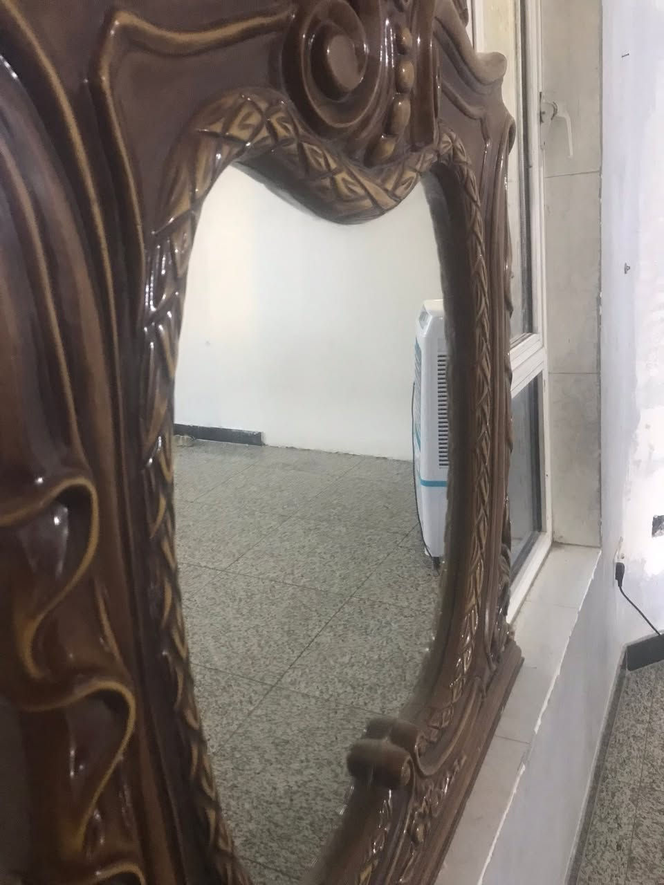 مرايه صاج مال ميز تواليت صاج اصلي طولها مترين وعرضها متر للتواصل واتساب*********** مكاني حي الجهاد الحمدانيه سعرها 75 وبيها مجال
