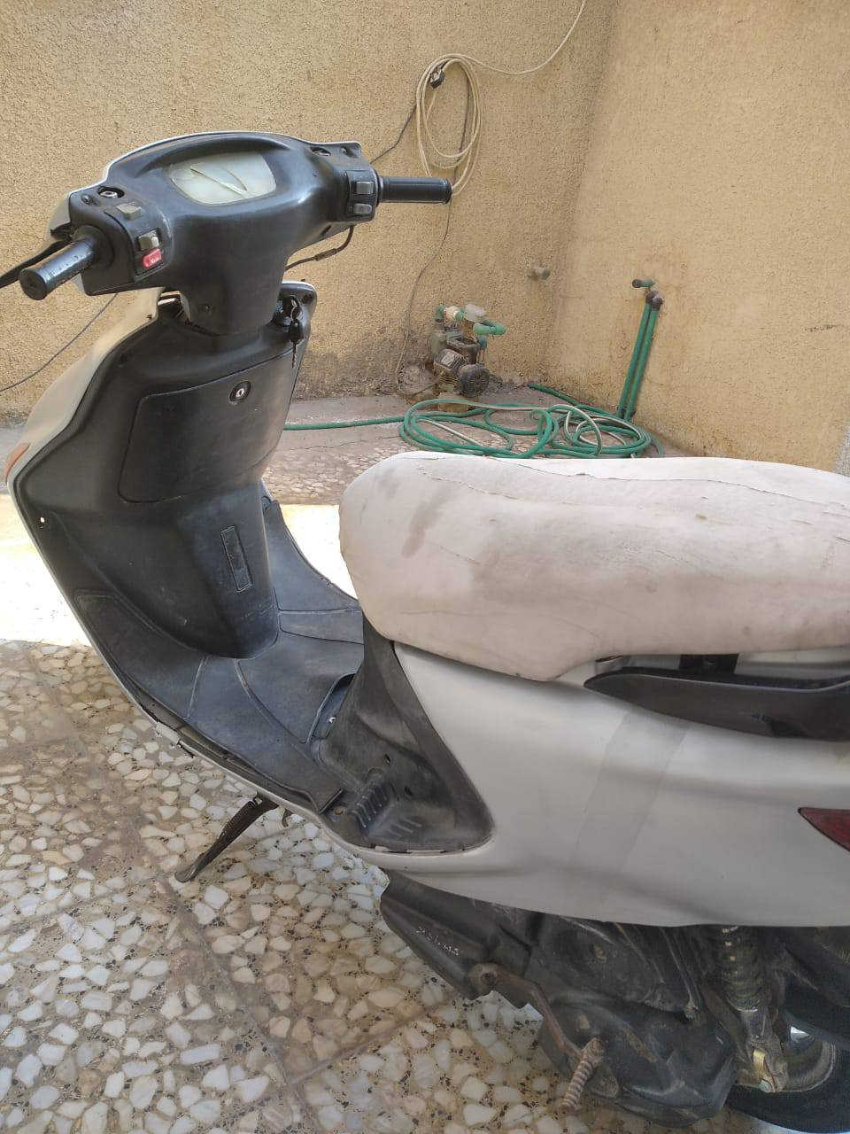 سلام عليكم دراجه فراشه للبيع كامله كلها شغال العنوان شارع حي جامعة الحله  السعر 280للاستفسار  الاتصال على الرقم***********
