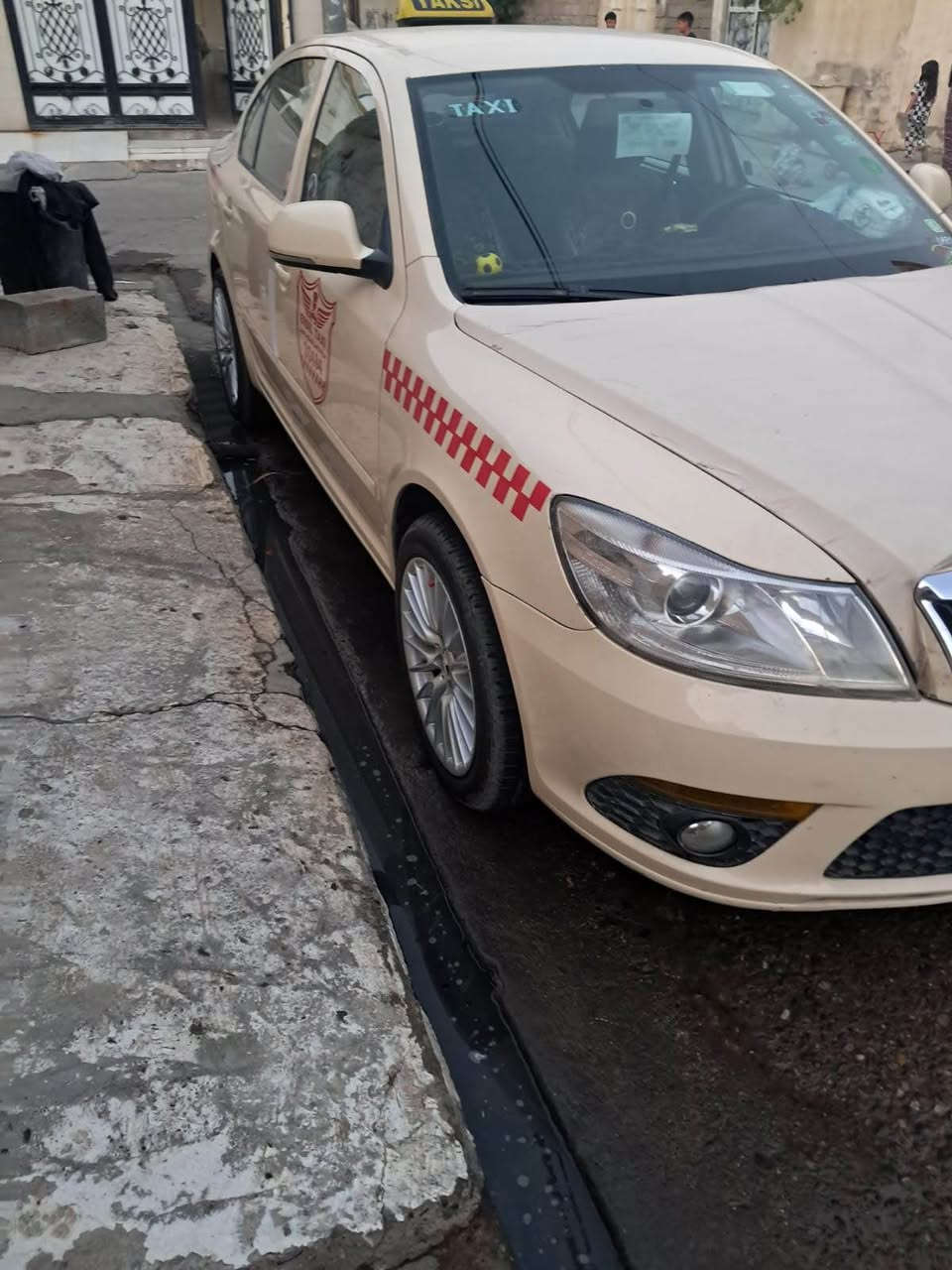 سكودا ته كسى ٢٠١٣ توربو گيرو مه كينه ى گورايه كرايته جيتا ١٨توربو نمونه له جوانى دعامى vrs لوبسترايه سوكانى جيتا سياره كه  يه ك پارچه ى سبوغه بى ژورى گيرو مه كينه ته قه و ره قه ى به شه رته سعريشى ١٠٠ومجال *********** أربيل, العراق
