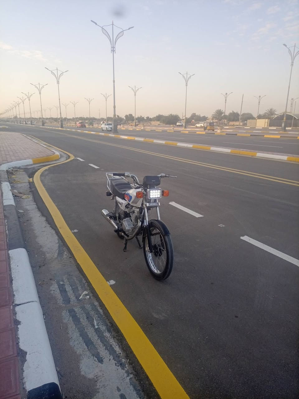 يالله السلام عليكم
دراجه اربعه كير ارشه تعميره نامه 24 موديل  بس شاصي دراجه 17 
كلشي مناقصهه مال جنايه اوراق اصولي كهربائيات كله شغاله الدراجه خير من الله سعر 650 
دراجه شلعتهه تخبل 
رقم تلفوني ***********
