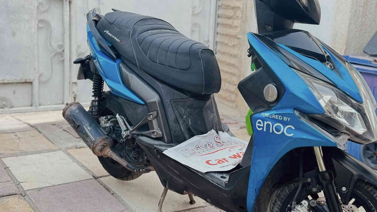 السلام عليكم دراجة كامكو رايسنك مرقمة للبيع مواصفات دراجة دسك امامي خلفي شاشة تنربط على التليفون وجي بي اس بيها بلادي بيها كشن رياضي اصلي والدراجة محركها 150ccمرقمة وتحويل ثاني يوم للاستفسار اكثر اتصل على الرقم /*********** المكان الكاظمية
