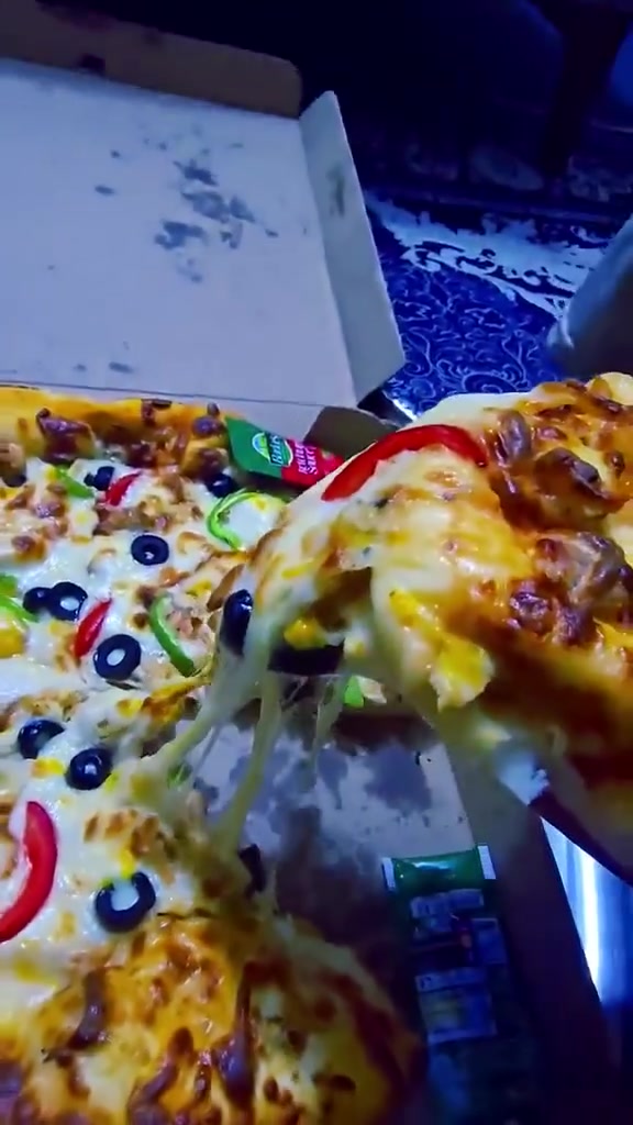 البيتزا اختصاصنا
🍕🍔🔥 الجوع؟ خلّه علينا!
ألذ بيتزا، أطيب بركر، وأشهى صاج… كله يوصلك لحد باب بيتك بسرعة. 🚚
✅ طعم يرد الروح
✅ مكونات طازجة
✅ توصيل سريع 
لا تتعب نفسك بالطلعة، اطلب وإحنا نوصل لك وين ما تكون. ❤️
📞 للحجز والطلبات: [رقم الهاتف]***********
📍 خدمة توصيل يومية
