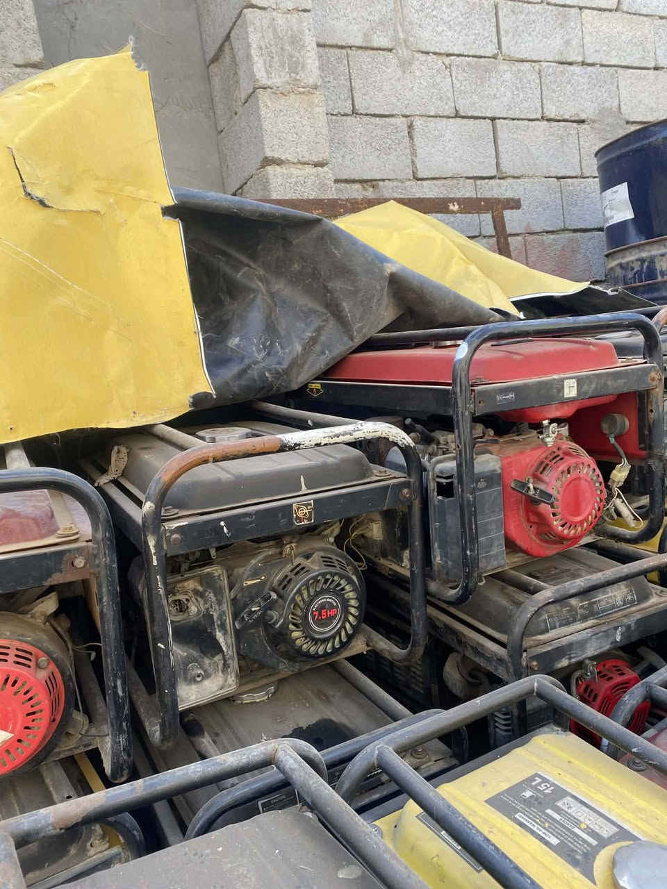 السلام عليكم توفر اليوم وجبه مولدات مستعمله للبيع السعر من 100 ال125 المكان مقابل مرطبات الداهري سكله محمد للاستفسار الاتصال على الرقم ***********
