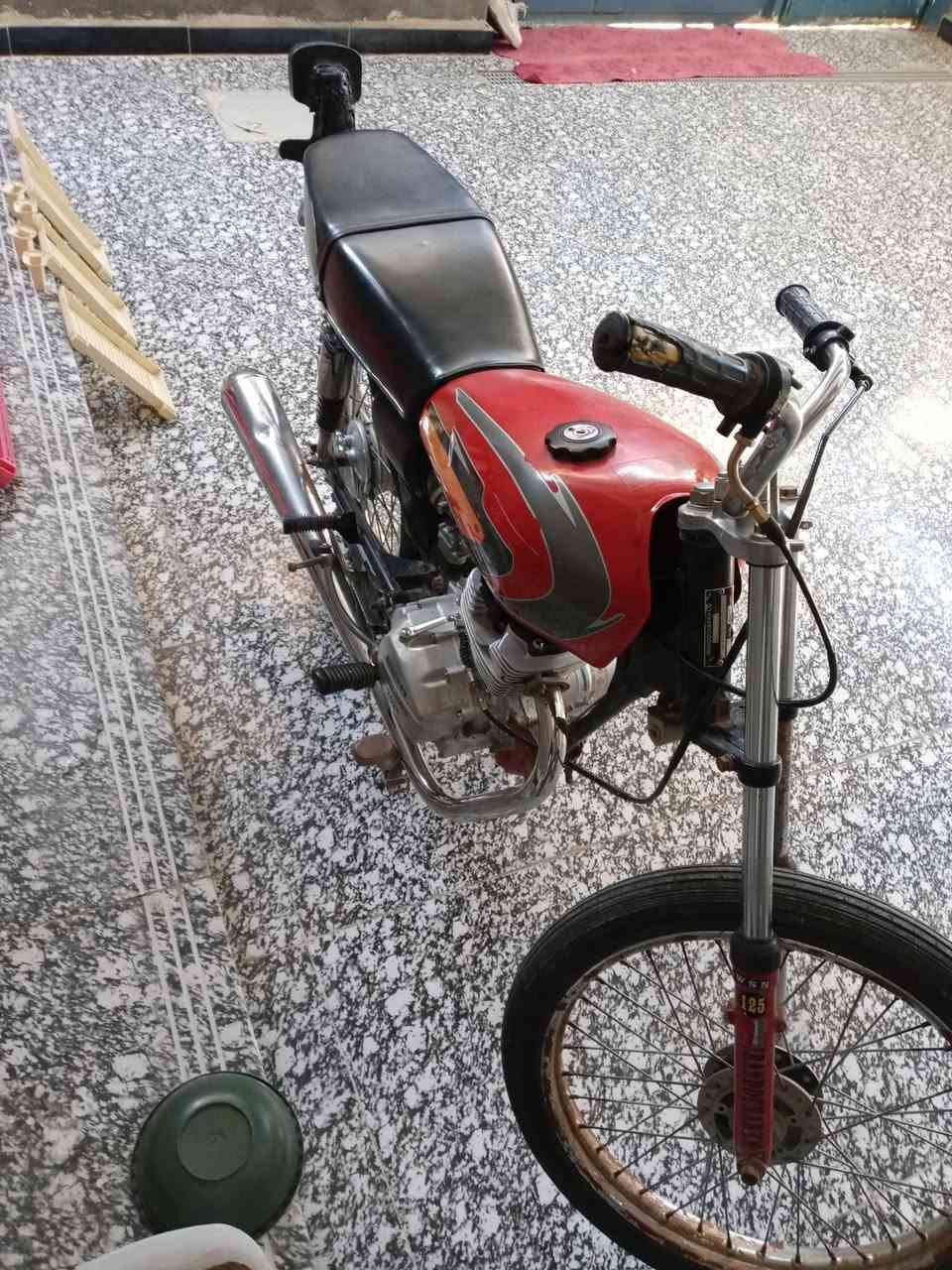 دراجه البيع موديل 19 وراق كامل وصولي مكينه مامفتوحه مكان ناصرية سعره 450 هذ رقمي ***********
