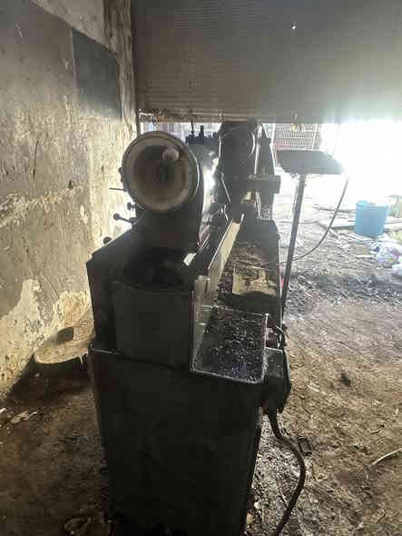 يوجد معمل تورنة للبيع يحتوي على:

⚙️ تورن عدد (2)

 • الأولى: صناعة روسية

 • الثانية: صناعة ألمانية

 • الحجم: متر

 • دريل ثابت

 • كوسرة قطع

 • سناور تعديل شيش حديد

 • مقص

📍 الموقع: بغداد – حي العامل

💡 المعدات نظيفة جداً ولكن متروكة (غير مستخدمة حالياً).

💰 السعر ٨ مليون وبيه مجال 

📞 للاستفسار والمراسلة: ***********
