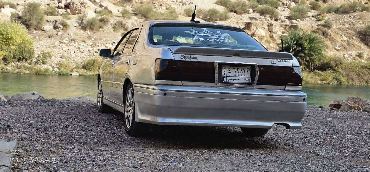 مةليكة 2003 براوة
3 دوكمة   جوار كوشن كارةباي  سوكان كارةباي 
بي جالو  شوخت شوين موسو براوةمةي جاك كراوة   
جوار ويلو تايةي تازةية  سةقفي وةك شوشة واية. 
تةبريدي ساردو كةرمي مةزبوتة. مةكينةي d4 كةورةية  كيرو مةكينة بةشةرتة   كيشو هةلمةتي خوشة بةنزين  كةم اخوا. بيعةيبو عارة  سعري 34 كةلاو كةمي معامةلة  *********** سةيارةكة لة كةلارة
