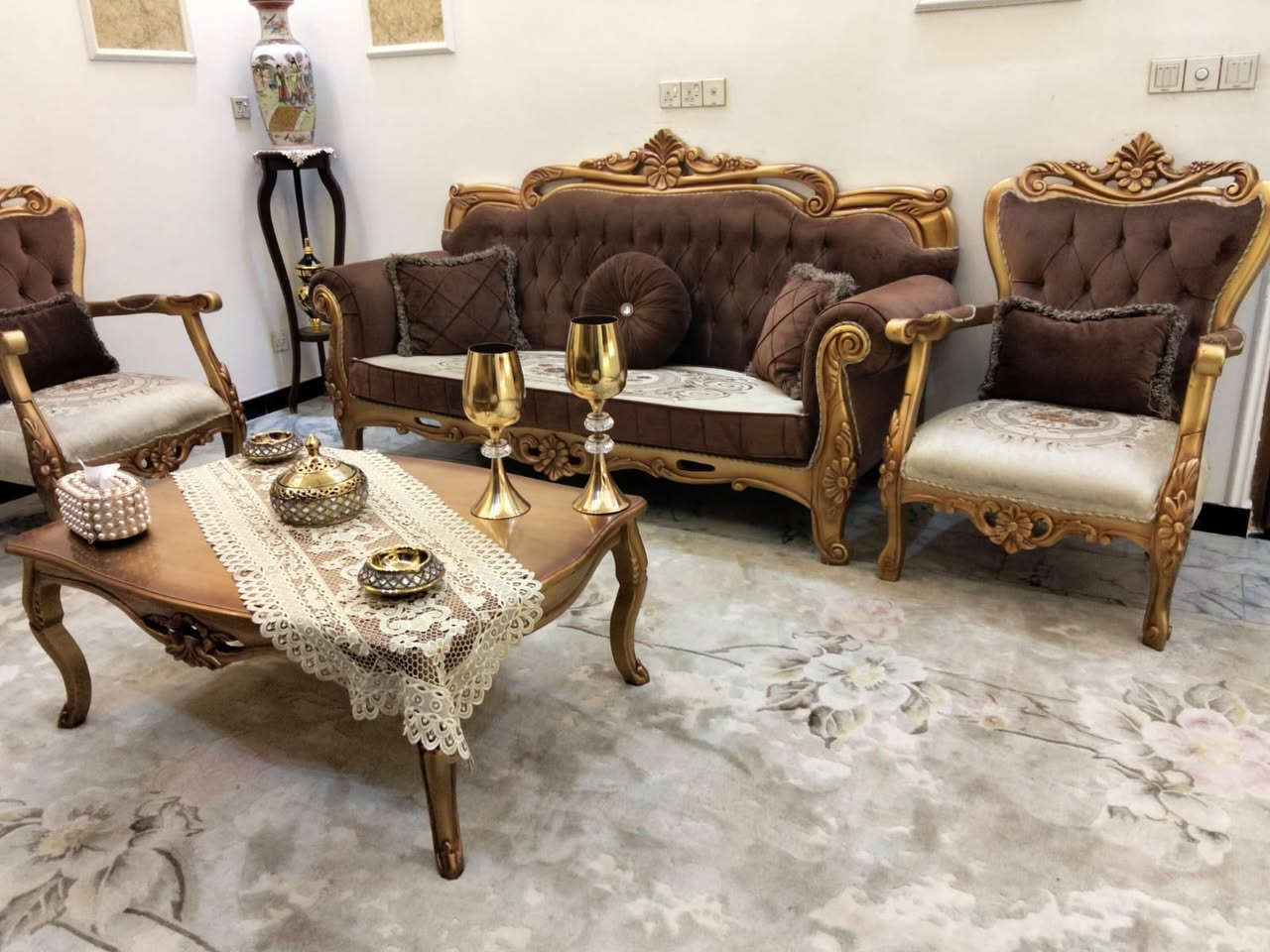 طخم تركي ٦ مقاعد للبيع سعر الشراء مليون و٧٥٠ البيع ٨٥٠ جديد اي خدش مابي مع طبله وسطيه الي بصوره


**إذا كنت صاحب هذا الإعلان وتريد حذفه لأي سبب، رجاءا أرسل رسالة إلى الدعم الفني**