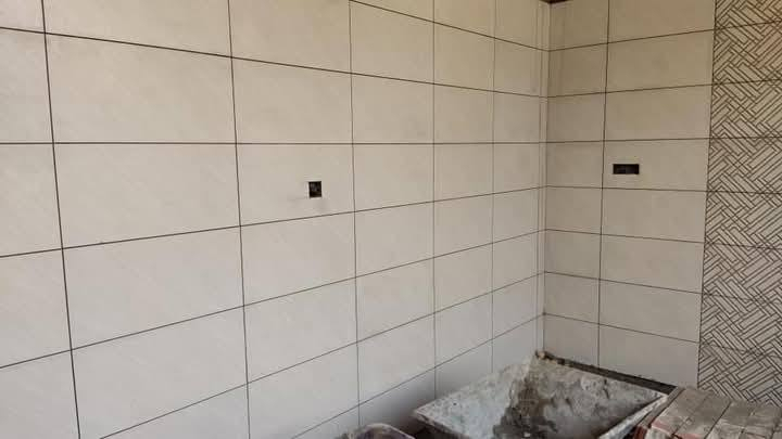 اسطه سيراميك جدران وارضيات مستعد للعمل 
العنوان بصره حيانيه
***********
***********
