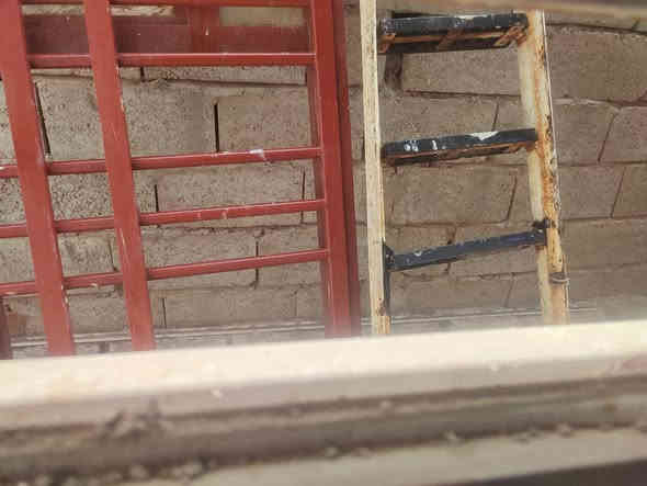 شباك مال مكشوفي ارتفاع 3متر10سنتمات عرض 2متر تفصال مارهم عندي 
سعر 140وبي مجال
العنوان النجف شارع معمل اسمنت الكوفي ***********
