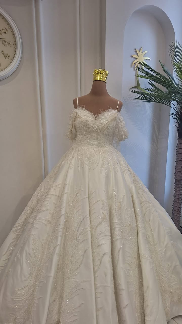 للبيع بسعر 350 الف
3 فساتين  اعراس مع المليكانات والطرحه والاكسسوارات وحده من البدلات  جديده بالليبل والباقيات استعمال قليل اخذتهن قبل فتره قصيره وما اجرتهن  من ازياء احمد البديري 
الفستان البيجي هذا استعمال مره وحده  سعره 100 الف 
العنوان /بغداد/شارع فلسطين
السعر بي مجال للشراي


**إذا كنت صاحب هذا الإعلان وتريد حذفه لأي سبب، رجاءا أرسل رسالة إلى الدعم الفني**