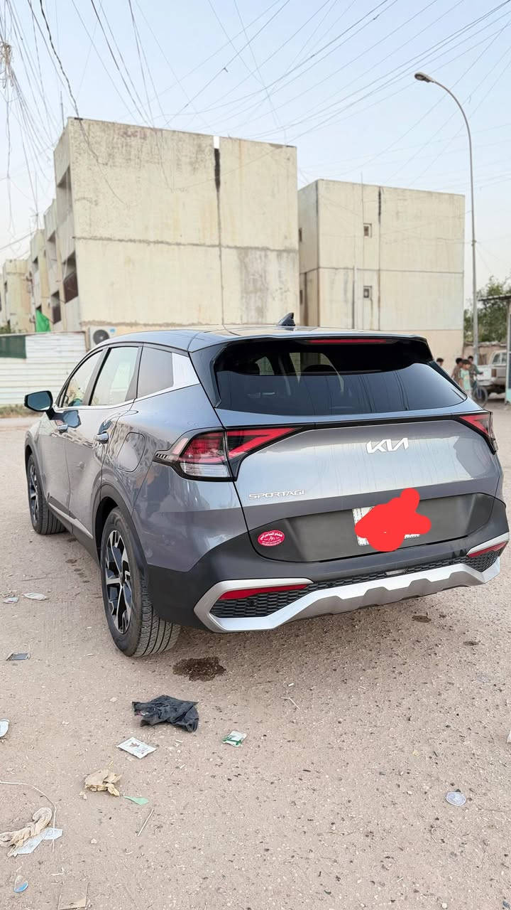 سبورتج 2023 وارد امريكي
نص فول
الضرر / دعاميه امامية فقط حتى ارباكات سليمه ماشية 65 
الصور كدامك وصور الضرر موجودة
بصمه رادار 
بيع او مراوس بسورنتو  2024
السعر 205 وبيها مجال
*********** واتساب موجود
