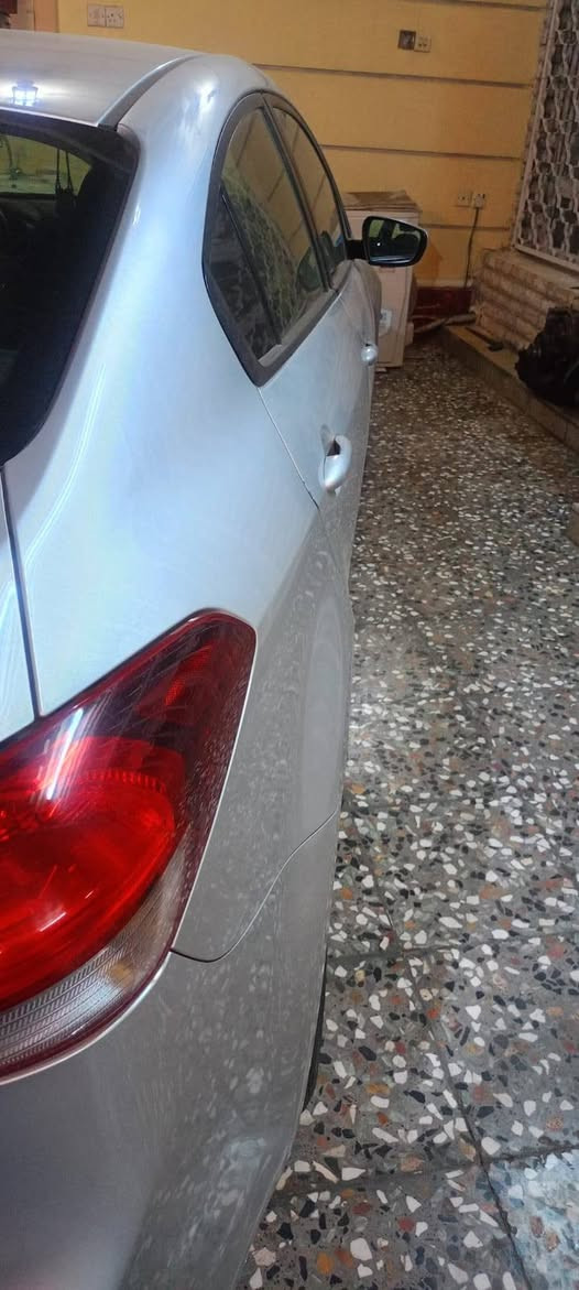 السلام عليكم رخصه الادمن كيا فورتي 2018 للبيع حادثها حافه البنيد والشاملغ نفسه بها بارد بسيط كما واضح بالصوره بدون فتح باب بدون ايرباك ماكينه كير بلاديات تبريدها ثلج خير من الله صدر امامي خلفي سياره كامله على اخر حبايه شاشه كبيره دواره كروس سرعه ماشيه 97 سعر 130 وبيها مجال اي استفسار الاتصال على الرقم ***********
