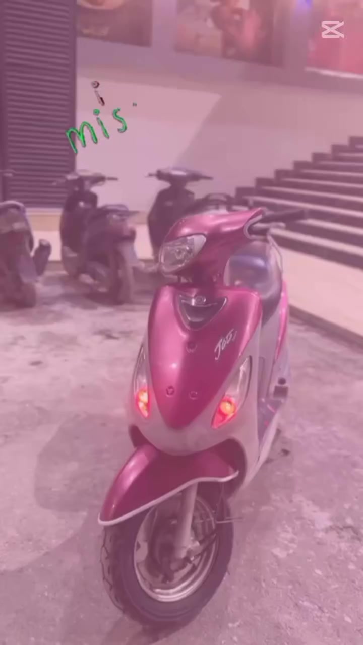 مواصفات ما احجي هيه تحجي كفالة عامة
كفرات ختم واحد 
الباقي مختم من الطول للطول  شلعه ومعدل لون كرزي 
سعر 800قفل لاتعبني ولاتعبك الدراجه نضيفه 
***********
