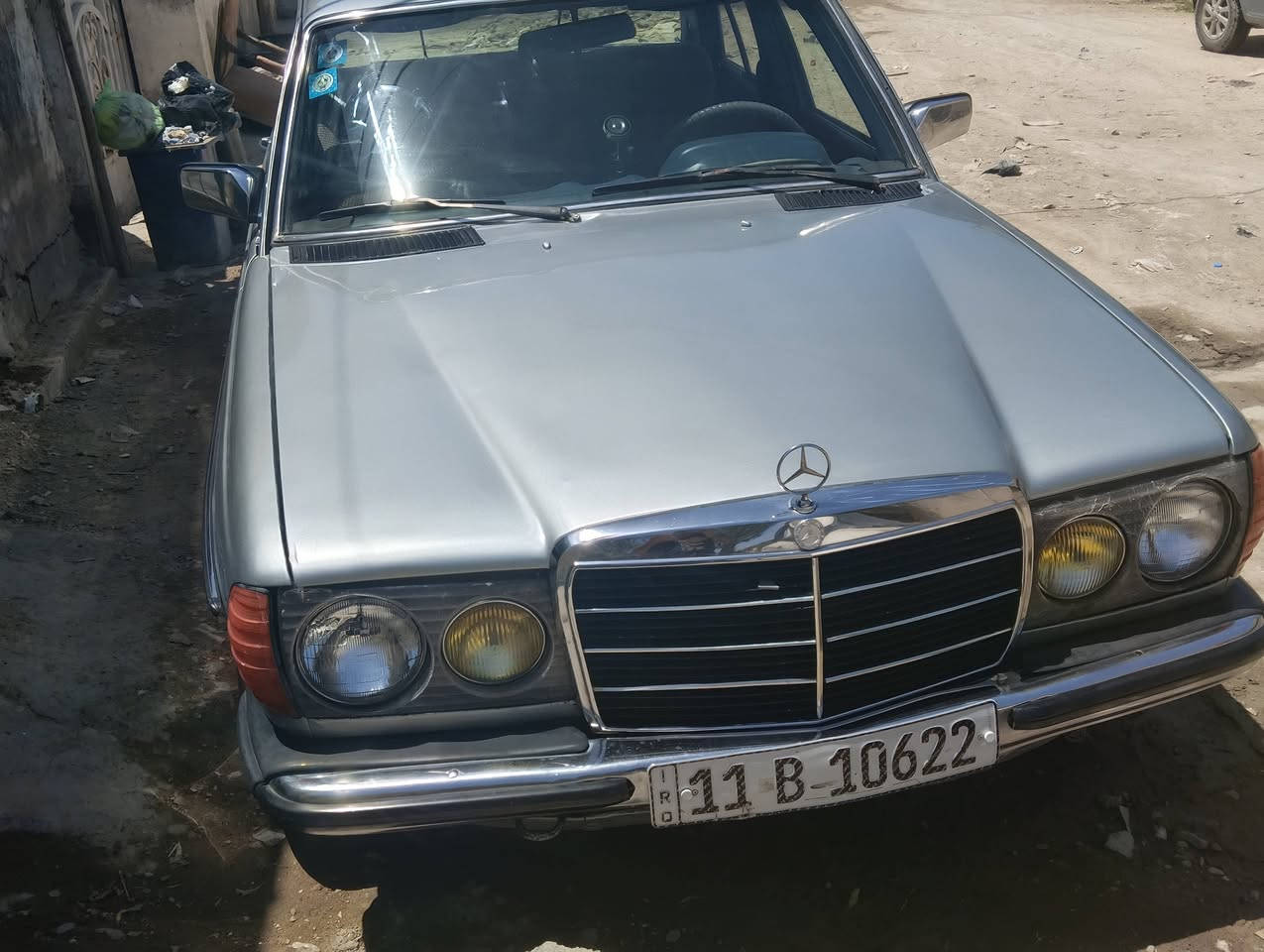 السلام عليكم 
مارسدس ابو جحيل كير مكينه ونجي 2500 خير من الله تبريد بس كمبيريسر نقص موديل 1982 مكان بغداد 
السعر 42  بيهة محال بسيط 
تحويل مباشر وما عليهة اي. غرامة
***********
