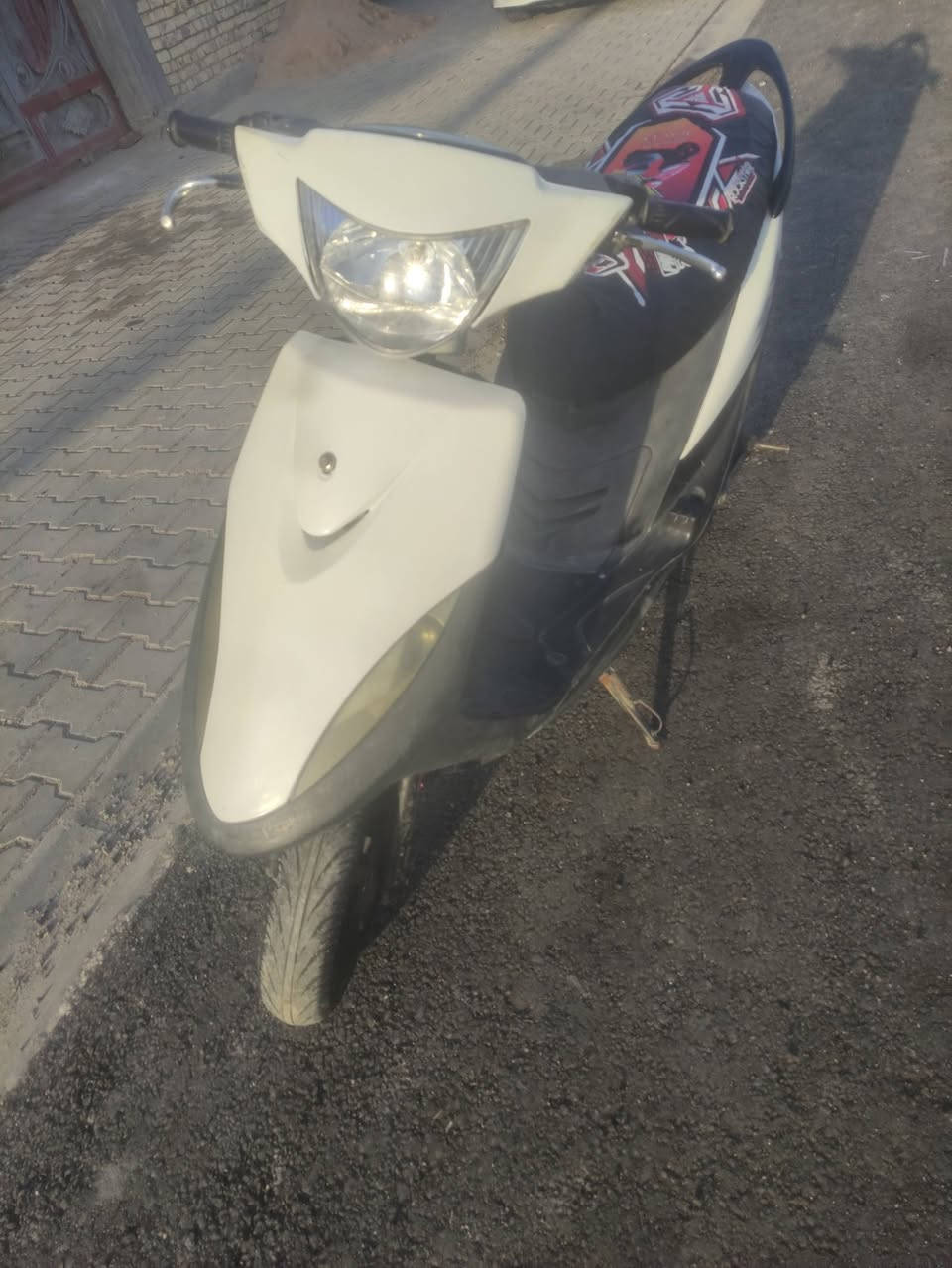 ماكس عدله لبيع السعر 500 وبيه مجال 
الدراجه نضيفه كلشي ماعيزه 
الدراجه عوزه بس سلف فقط 
***********
