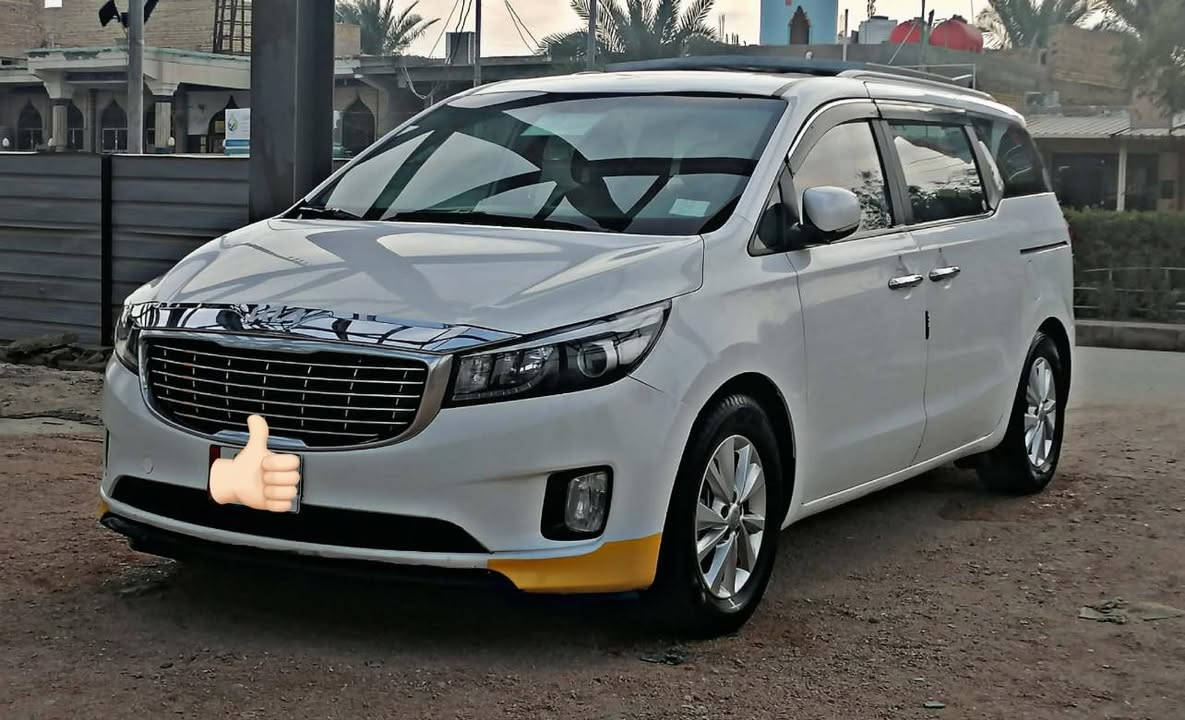 السلام عليكم للبيع كيا سيدونا امريكي تكسي رقم بغداد جاهزه السياره من كلشي ماناقصها شي حادثه بامريكا بل صوره وبل عراق طخه بل جاملغ مال قبق البانزين لحد باب السلايت فقط ماعابره نهائي السعر 215وبيه مجال الرقم لاستفسار ***********
