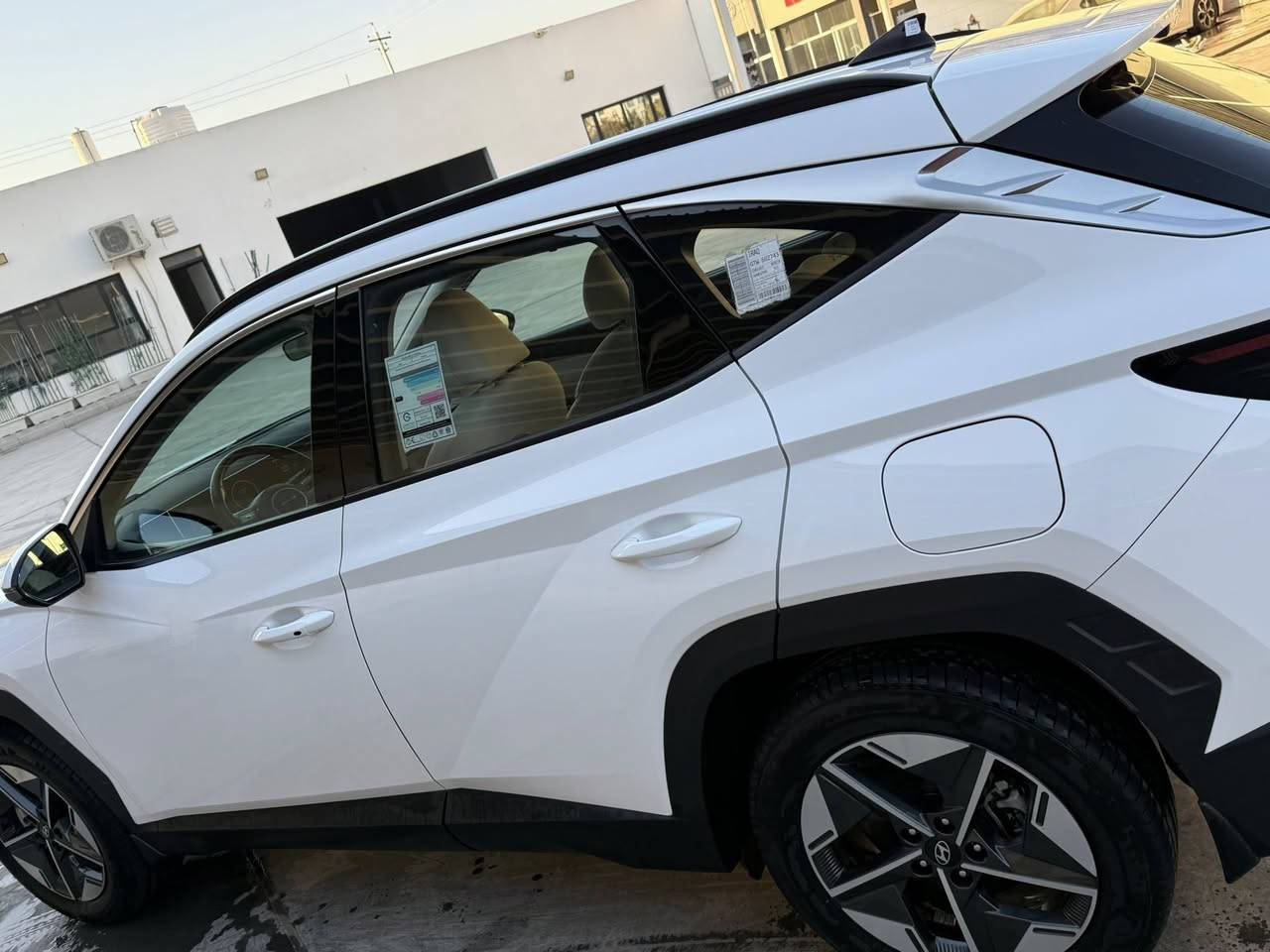 السلام عليكم

توسان 2025 للبيع فقط سعره 230 قفل بيه مال جيه فقط 

ماشيه 13 الف  بحاله الزيرو خليجي مكفولة كفالة عامة من كلشي 
مواصفات
بصمة / لدات امامي خلفي / كشنات كهرباء / شاشة متصل / ويل 19 / مكينة 2000 / 3 وضعيات قيادة / كامرة دوارة / حساسات امامي خلفي / حساسات امامي خلفي / سايد بريك كهرباء/ مري كهرباء/ مانع انزلاق/ مانع انحدار / اوتو هولد / جنطة كهرباء / كشنات تبريد
***********
