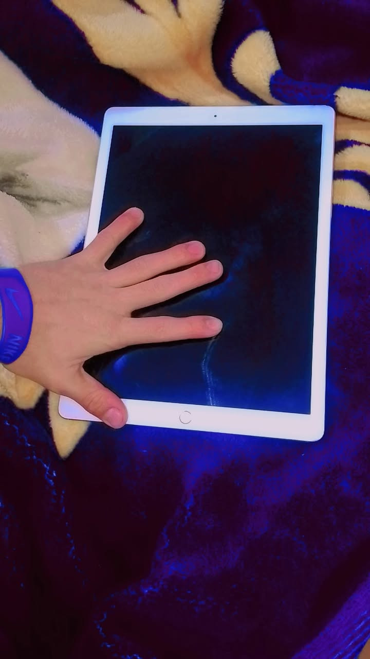 ايباد برو
حجم 12.9
ذاكره 256
 نضافه 100 % 
بطاريه بل90 
)مكاني شارع فلسطين 
ايباد عل فحص. بدون ملحقات فقط شاحن الأصلي
السعر 220.          قفل
رقم التواصل (***********
