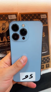 ايفون 📲 13 برو   لون بحري مميز  بطاريه🔋 91  ذاكره 128  نموذج M  شخط وا...