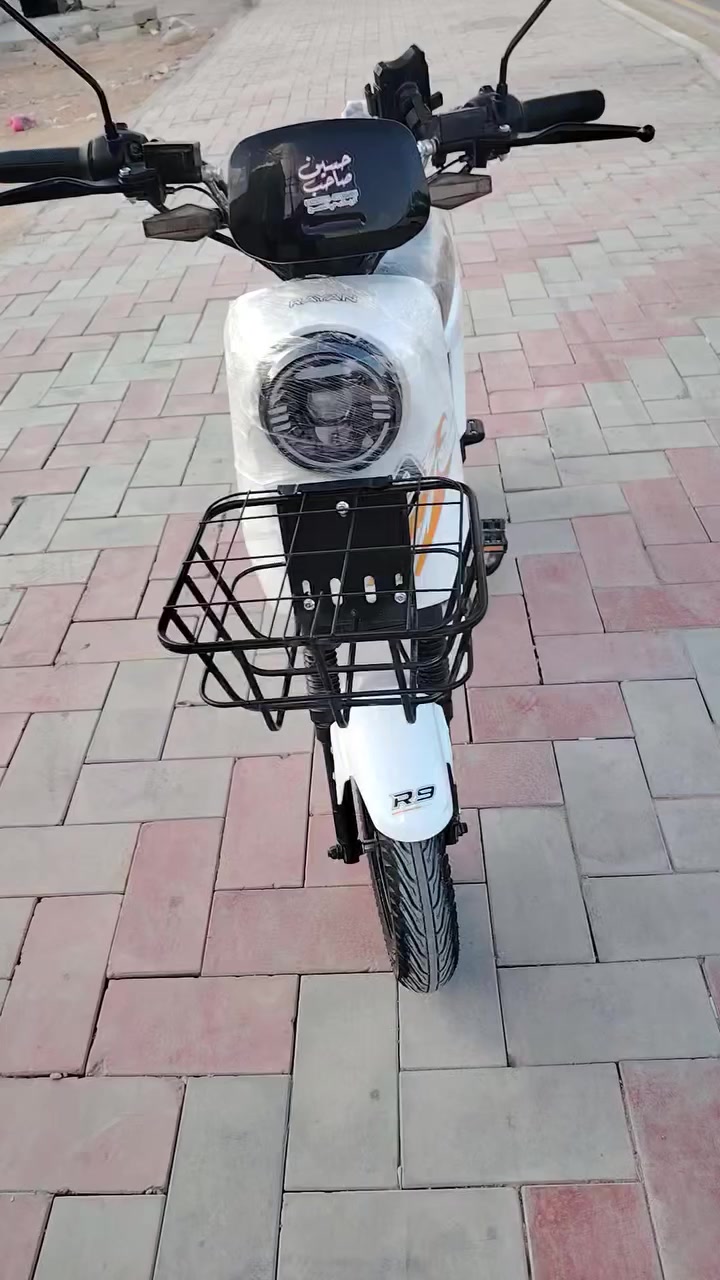 السلام عليكم باسكل البيع 3اشهر السعر 350وبي مجال التواصل ***********
