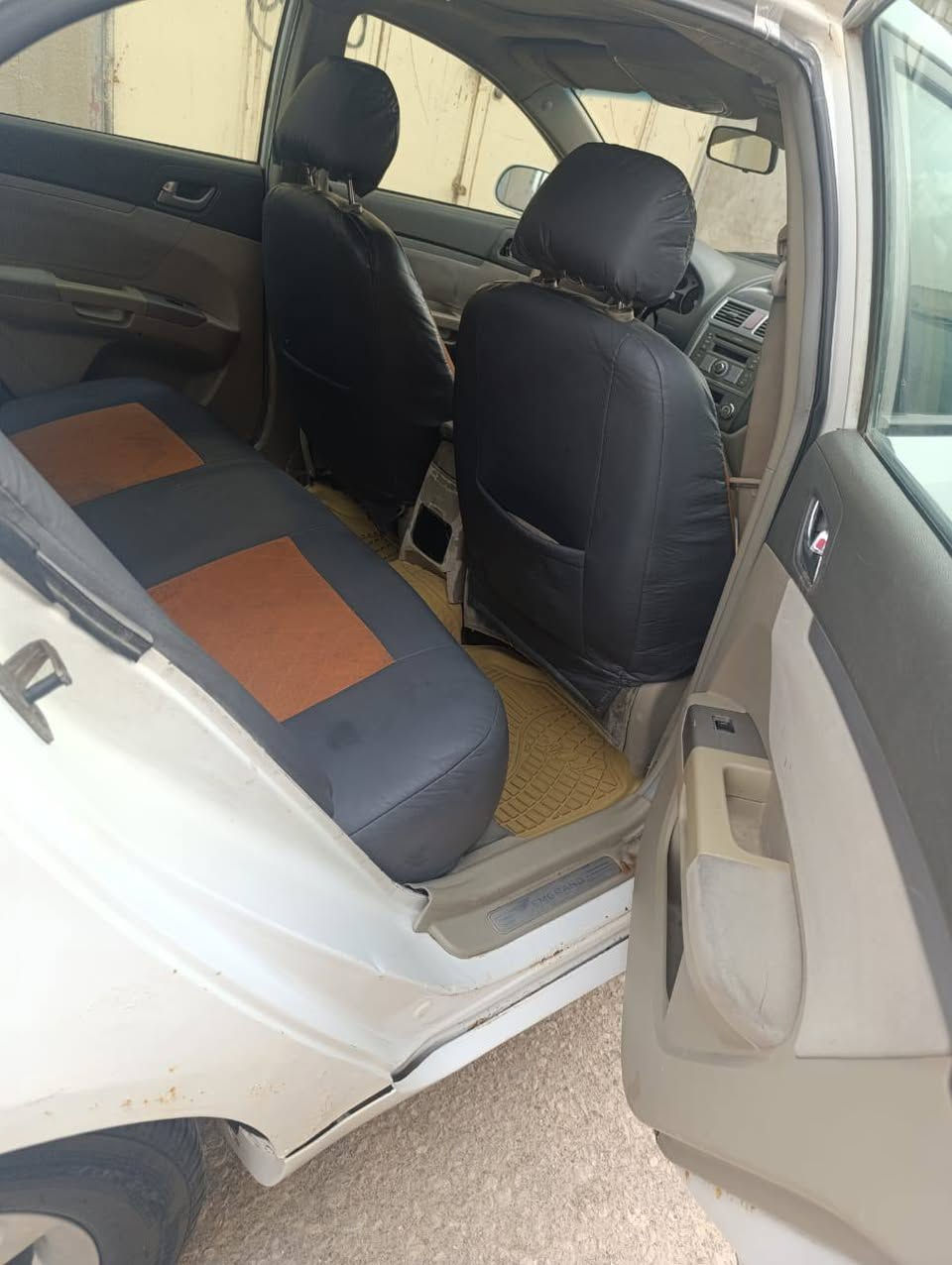 سلام عليكم ورحمة الله وبركاتة سياره ام كراند لبيع سياره خير من الله ما نقصه اي شي مكفوله كفاله عامه مكانه كربلاء اسعر 50ارقم ***********
