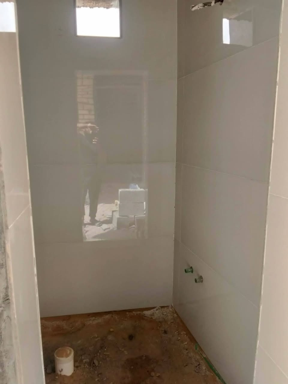 خلفه سيراميك ارضي وجداري شغل درجه اولى متفرغين حاليا//***********///
