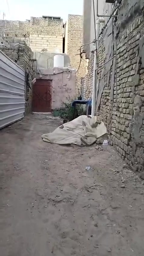 بيت للبيع بناء قديم طابو صرف  مساحه 140م بمحله السيف فرع مدرسه الكرامه طابقين
يحتوي الطابق الاول غرفتين وصاله ومطبخ وصاله وصحيات 
الطابق الثاني غرفتين وسطح
للاستفسار ***********
