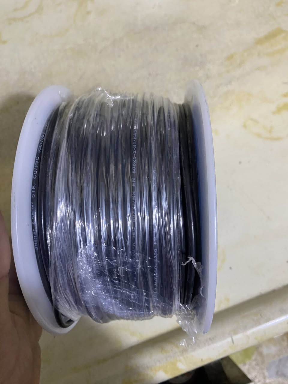 سلام عليكم لفتين واير واحد ونص ولخ ثنين ونص فنر اصلي اشتريت كميه للبيت وبقن ثنين ثنين ونص مشتريها ب 55 ول واحد ونص 40 قف ثنينهن ب80 مكاني حي بساتين ***********
