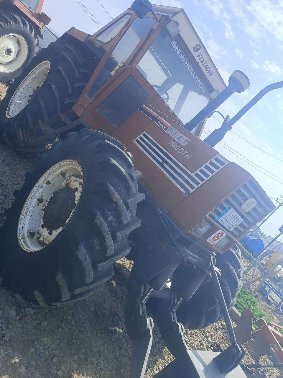 مكينه للبيع حجم 1180 رقم واسط تحويل مكفولة عام بس محرك مفتوح تصل ***********
