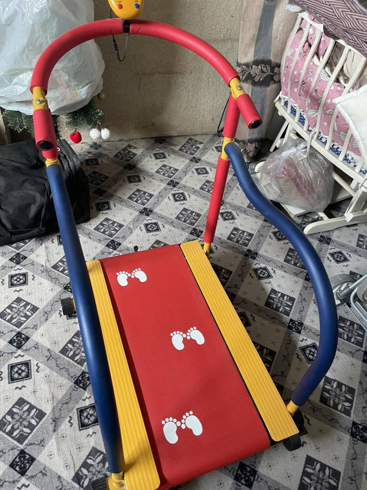 جهاز جري للأطفال للبيع  تواصل ماسنجر او الاتصال على الرقم ***********
