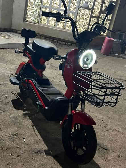 السلام عليكم دراجه شحن للبيع دراجه جديده كلش ما ناقصه شي من كل النواحي
4باتري 

كهربائيات كله شغاله

حجم 14 

ما ماشيه هواي للتواصل *********** رقمي و متواجد علا الفيس مكان سوق الشيوخ كرمه بني سعيد 

السعر 350
