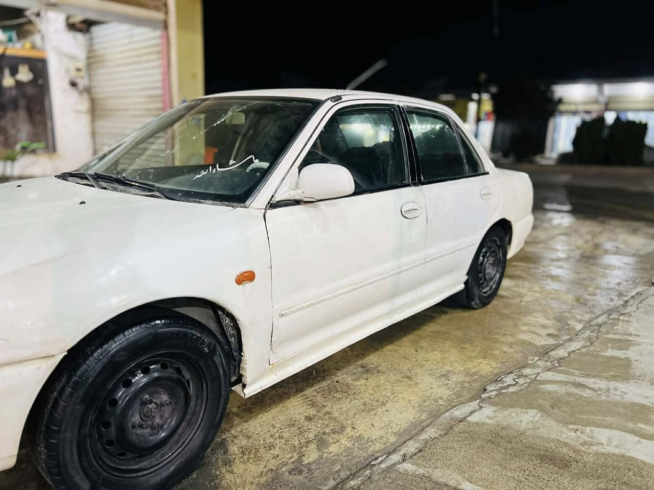 پڕۆتۆن  بۆ فرۆشتن یان گۆڕینەوە  گێڕو مەکینەو موسو براوەو  ماڵی مەدەنی بەشەرت سەیارەکە هەیکەلو شتی زۆر جوانە تەنها دەحمی دواوەی هەیە  چوار تایەو ویلی لۆکی لەسەرە پاتری لۆکە  سەیارەکە هەتا بڵێی مەزبوتوو توندە   سەیارەکە حلوجە سحری 13گەلاو مەحامەلە. گۆڕینەوەش دەکەم بەشتێک بە دڵم بێت شوێن چواقورنە ڕانیە ژم***********
