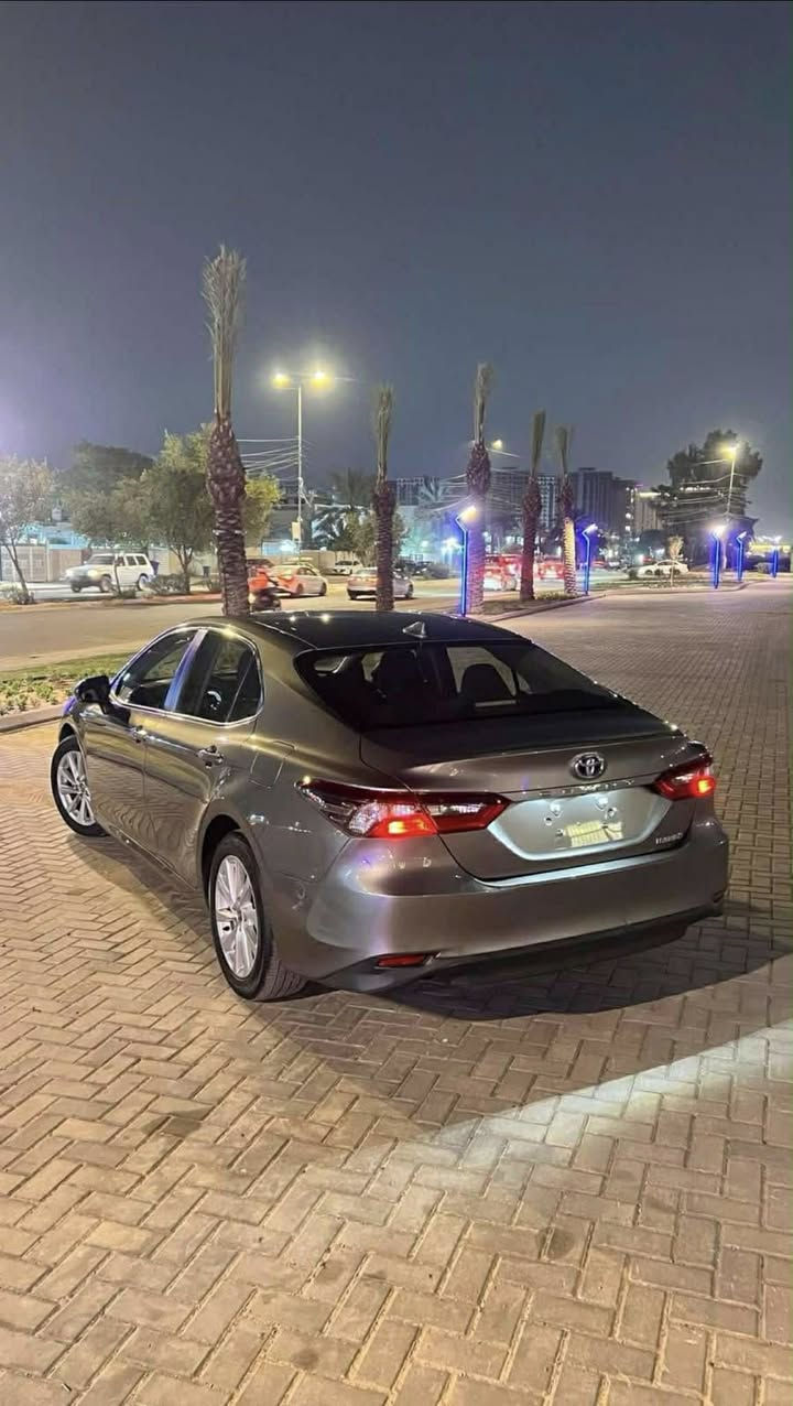 السلام عليكم تويوتا كامري 2023 ياباني أصليّ استيرادي الخاص ماشيه 55الف مواصفات Li. سياره بصمه 
للاستفسار *********** واتساب فقط
