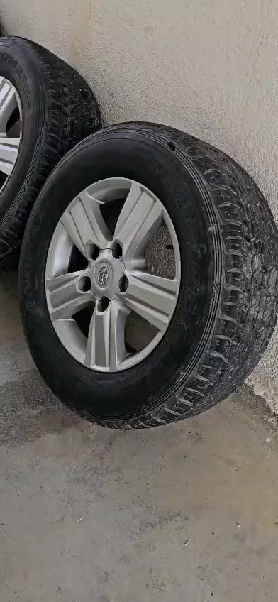 السلام عليكم تايرات و ويل كب نظافه 70بلميه للبيع 800 الف وبيهم مجال ***********
