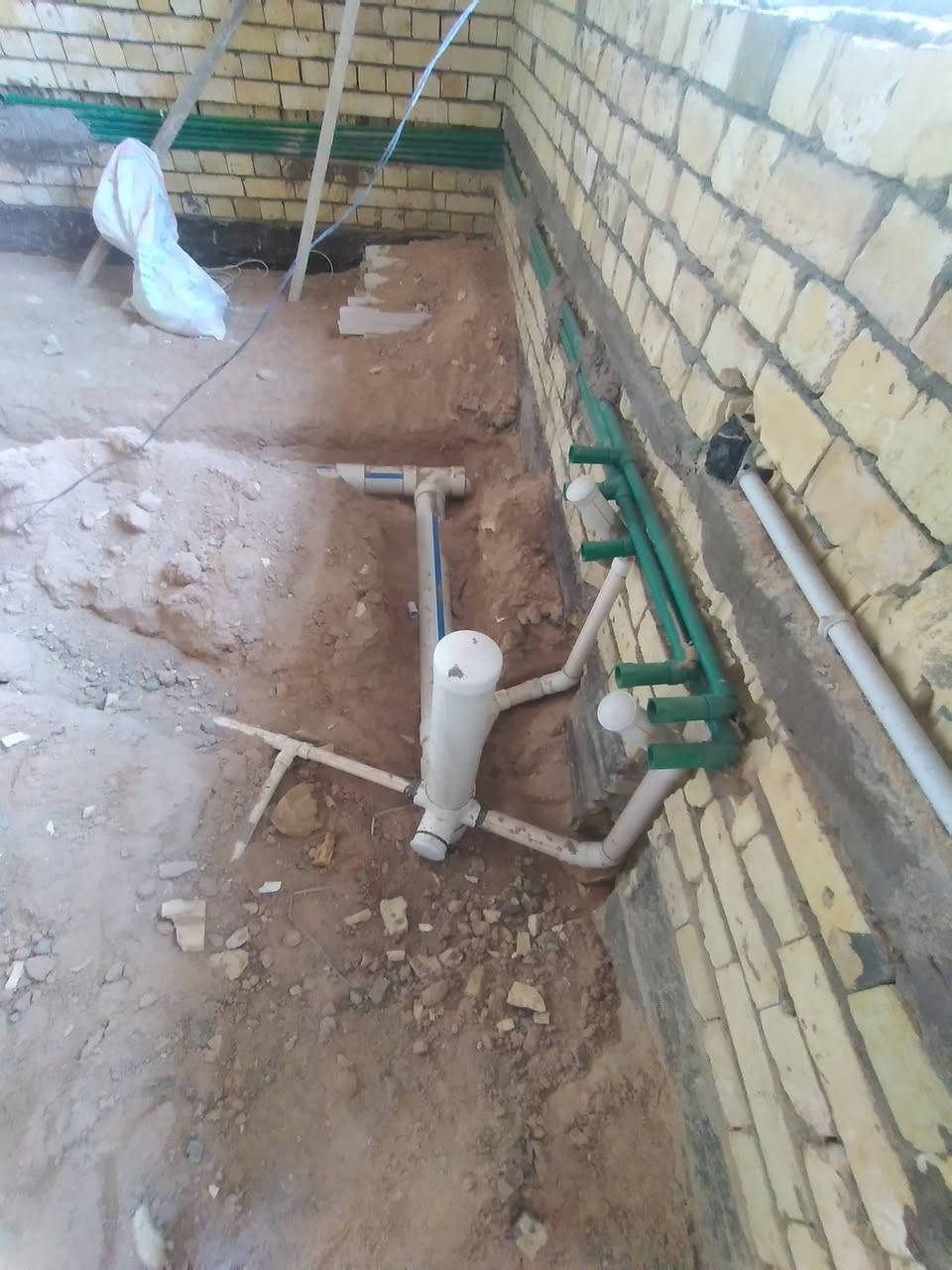 السلام عليكم نشتغل تاسيس ماء مجاري كهرباء *********** واتساب موجود مكاني نجف
