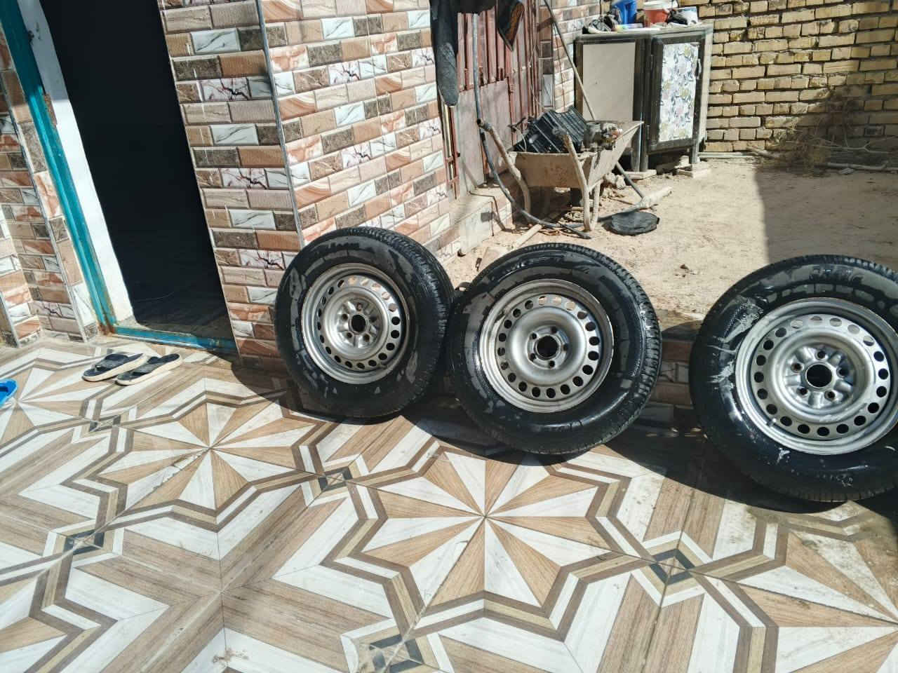 سلام عليكم وياله هنه وتويراهن للبيع جدد شرط 15 العالي سعرهن 200 مكاني سوك الشيوخ رقمي..... ***********
