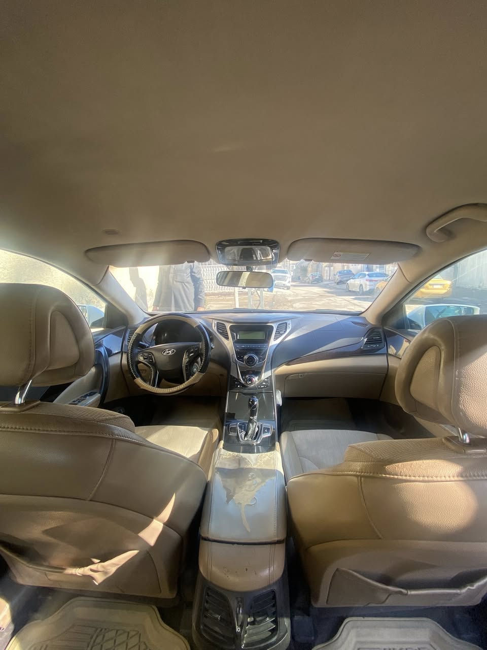 : هيونداي سوناتا 2014 – خليجي
موديل: Sonata (نسخة أزيرا / شكل 2014)

المحرك: 2.4 لتر – MPI – DOHC 16V (محرك اقتصادي وقوي)

 الكير : أوتوماتيك 6 سرعات (تعشيق ناعم)

اللون: أبيض (خليجي )

 ضربه خفيفيه وربع صبغ من البنيد مثل ما ابوضح بلصوره 

مستعجل على بيعتها 

للاستفسار واتساب فقط ***********

الموقع - بغداد - البلديات 

السعر ابـ 120$ وبيها مجال جداً بصيط
