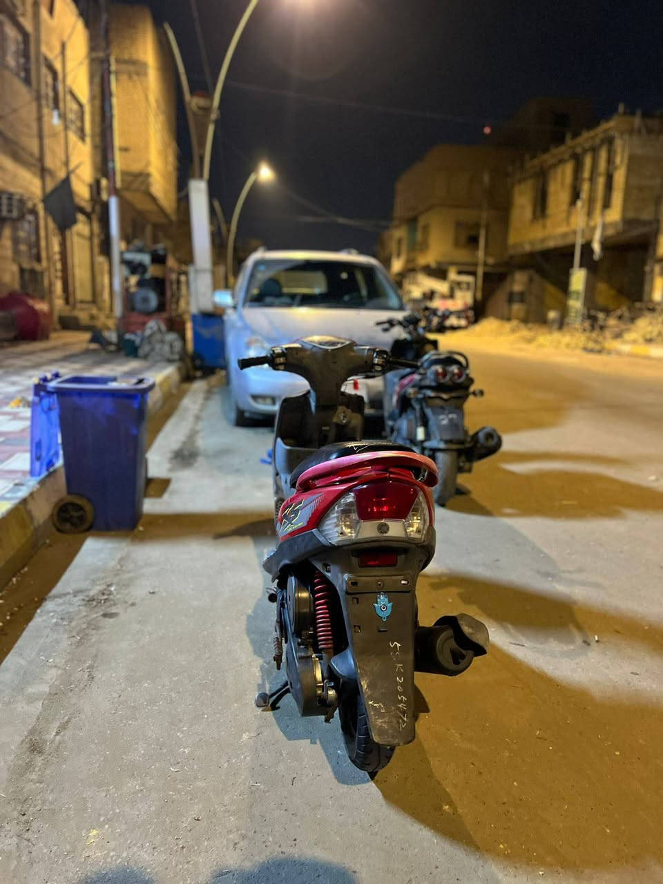 السلام عليكم دراجه للبيع قبل أسبوعين طالعه حاويه كفاله عامه مكينه عل ابلاد وكفر اصلي الدراجه اي نقص مابيهه تجي تفحص وتاخذهه+الدراجه حالين بيهه ويل نجمه اصلي واذا ما تريد الويل السعر يختلف وذا وياهه الويل هم سعر يختلف مكاني ناصريه مركز ***********
