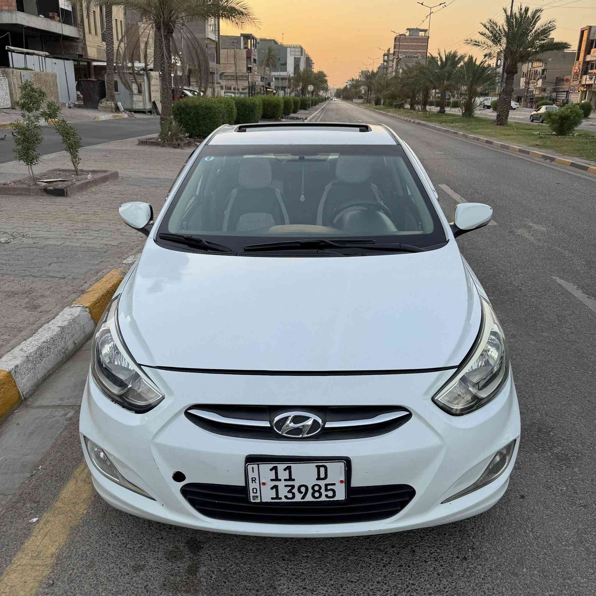 اكسنت 15 خليجي
فول مواصفات فتحة اشاير بلمري 
ماشية 108 
السيارة نضيفة على ايدي من البيت للشغل 
تبريد ثلج 
***********   
سونارها موجود ورا السونار طخه خفيفه صورتها موجودة بلجاملغ الخلفي بارد 
السعر 110 مجالها بسيط 
مكان السيارة اليرموك اربع شوارع
