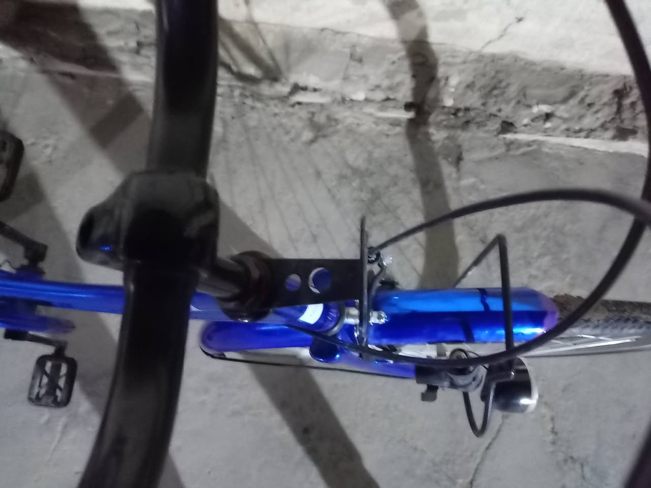 باسكلل BD للبيع
باسكل نضيف ما صار له شهرين نازل من الحاويه✨

باسكلل نضيف كامل ما بي اي نقص✨

لون ازرك فسفوري لمعه قويه كلش✨

موديل 2021 بلادي✨

جاملاغات امام/خلف بلادي✨

سكان بلادي✨

تايرات امام/خلف بلادي✨

سرج بلادي✨ 

ويل امام/خلف بلادي✨

بايدرر مختمم✨

سبايه مختم ✨

جاملاغات امام/خلف مختمات✨

ويل امام/خلف مختمم✨

﻿سكان مختمم✨

باسكل خفيف كلش ريشه✨

المكان حله نادر الثانيه✨

 السعر 150وبي مجال✨

الرقم ومتواجد واتساب : ***********✨

تلي:MOPAH_46@✨
