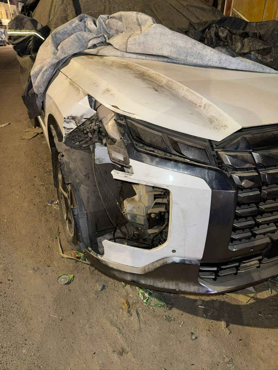 رمضان كريم
هيونداي باليسيد  بيها حادث بسيط في الوقت الحاضر. 
وارد امريكي موديل 2023 
بدون رقم .بدون تصليح 
مكمرك كامل 
السعر 21000$
***********
