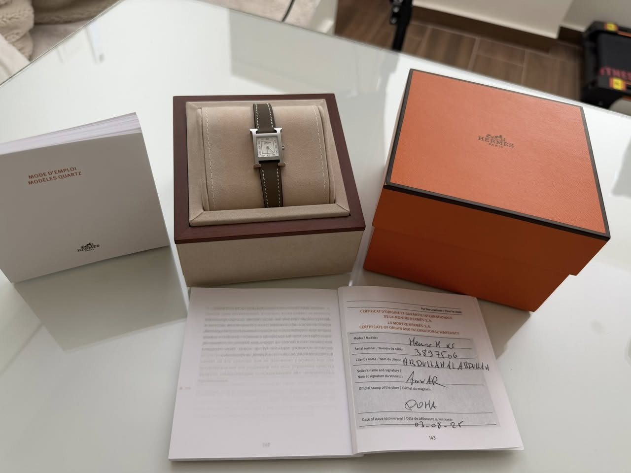 ساعه هيرمز Hermes Heure H Mini Ref. HH1.201 النسائيه موديل 2025 سويسريه اصليه 100% جديده غير مستخدمه بحاله الوكاله قياس 20 مم تقريبا ستانلس ستيل مع سوار جلد هيرمز اصلي وحركه كوارتز سويسريه وتصميم Heure H الشهير من هيرمز مع العلبه الاصليه ساعه فخمه وانيقه جدا ومناسبه للاقتناء او كهديه مميزه السعر المطلوب 875 دينار للتواصل على الخاص او على الرقم 0785261118


**إذا كنت صاحب هذا الإعلان وتريد حذفه لأي سبب، رجاءا أرسل رسالة إلى الدعم الفني**