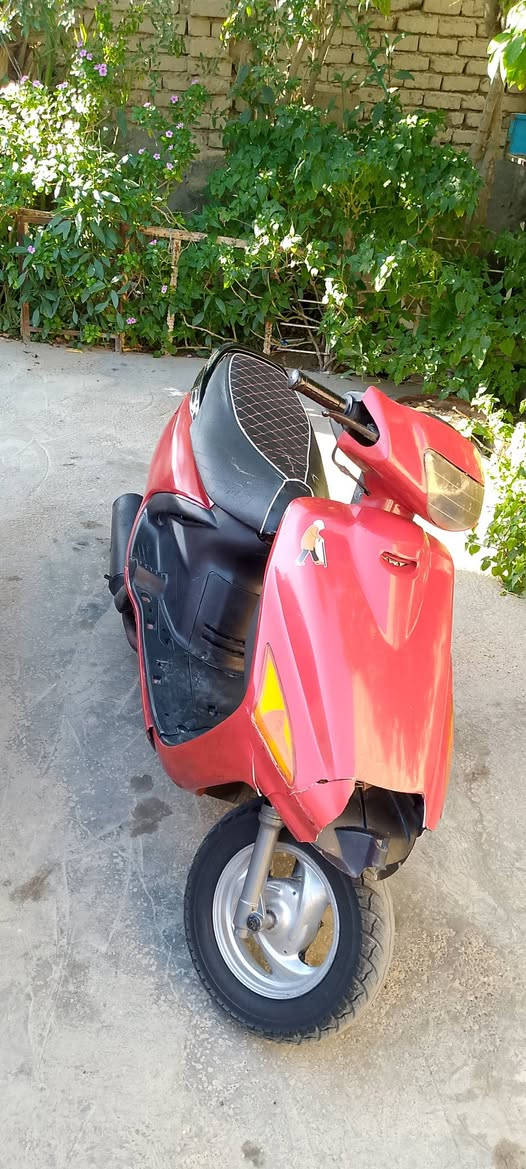 دراجه فراشه للبيع مكينه ما مفتوحه السعر 300بيه مجل قليل المكان النجف الاشرف حي العسكري ***********التصل فقط واتساب
