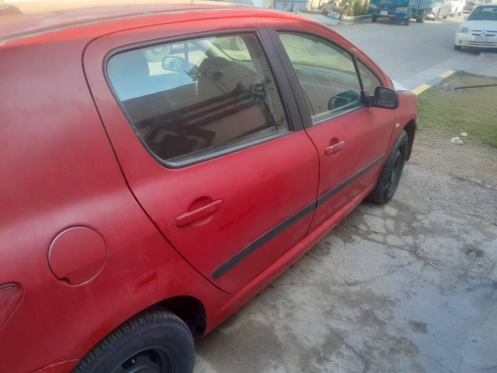 بيجو ٣٠٧ اوتوماتيك موديل ٢٠٠٥ رقم بغداد السعر ٤٢ مكان السياره بغداد حي الجهاد السياره كامله من كل شي *********** بغداد, العراق
