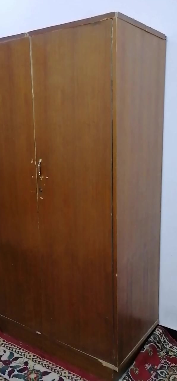 غرفة نوم ٥ ابواب صاج مستعمله للبيع  الاتصال على الرقم ***********
