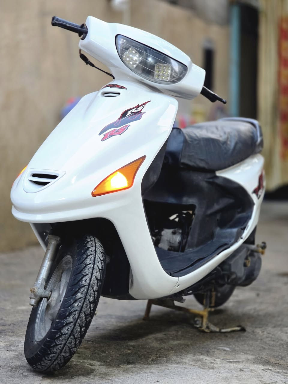 دراجه فراشه مجفته مره واحده كلشي جديد باتري جديد وتايرات كهربائيات كله شغاله يعني ايشي ماناقصه 
السعر 425 وبيه مجال قليل العنوان جزيره كباسي رقمي *********** مو شراي لايخابر ولا يراسل
