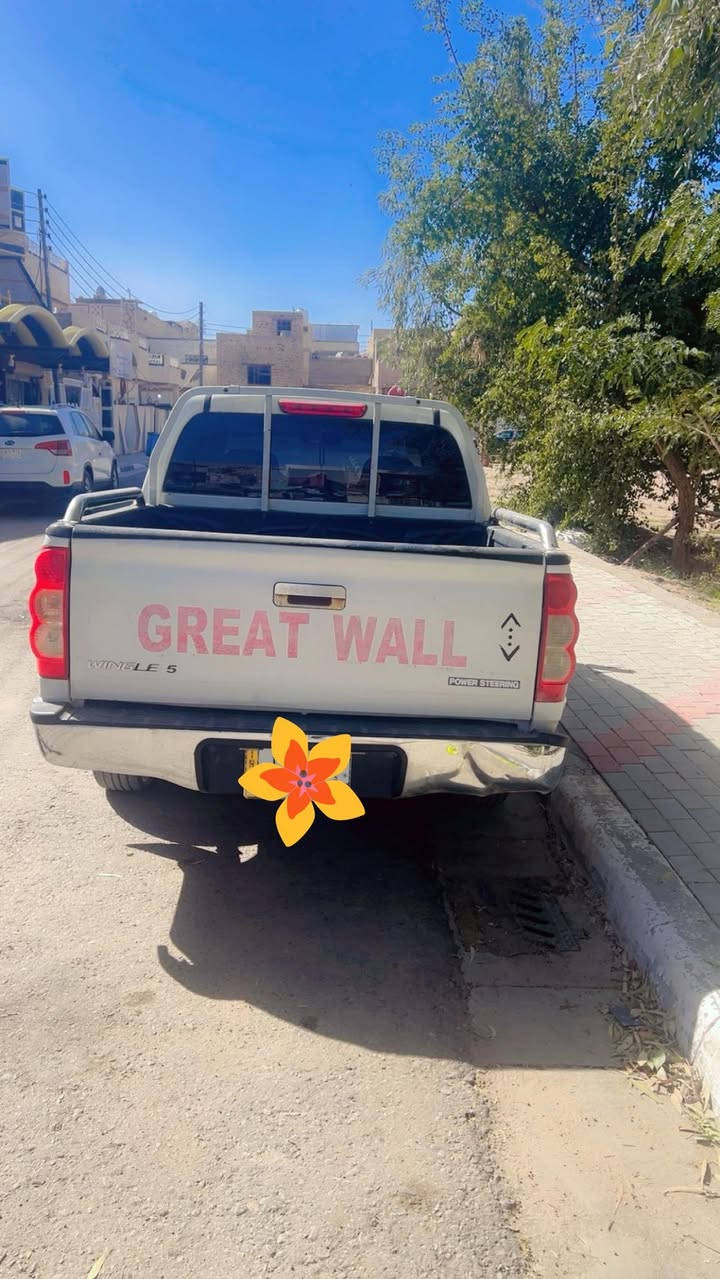 سلام عليكم سياره كريت ويل 2015 للبيع  رقم كربلاء السعر 70 وبيه مجال ***********
