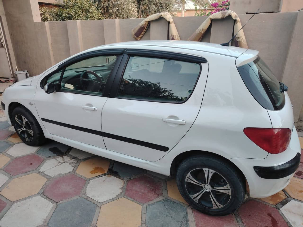 بيجو فرنسي 307 بلادية مكينه كير كهربائيات
المكينة 1600
رقم انكليزي 
سنويه 2029
السيارة جاهزه 
بابل /الكفل
واتساب ***********
